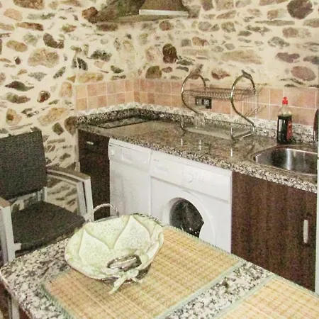 Cozy In Aldeanue, De La Sierra With Kitchen Holiday home *