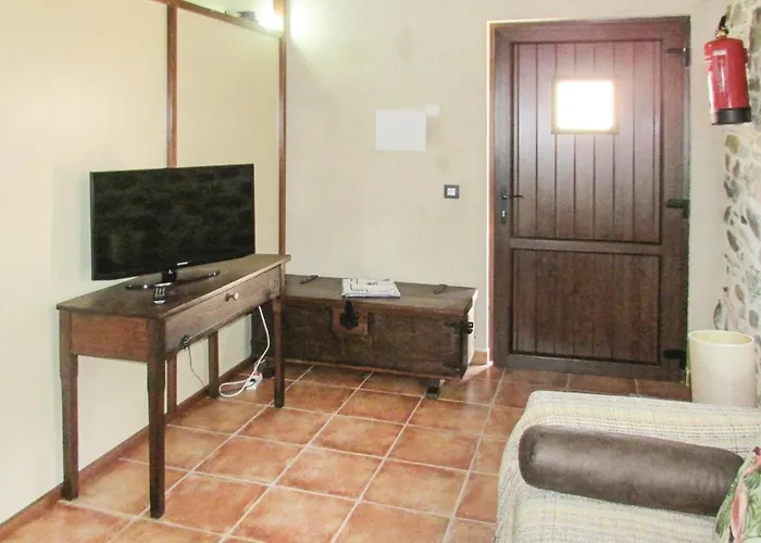 Ferienhaus Awesome In Aldeanue De La Sierra *