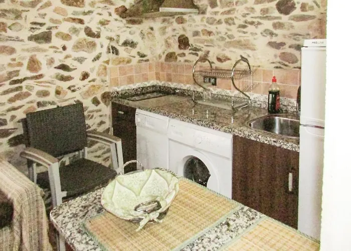 Awesome In Aldeanue De La Sierra Ferienhaus *